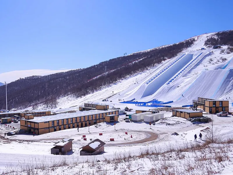 High-altitude winter sports facility constructed with prefabricated buildings