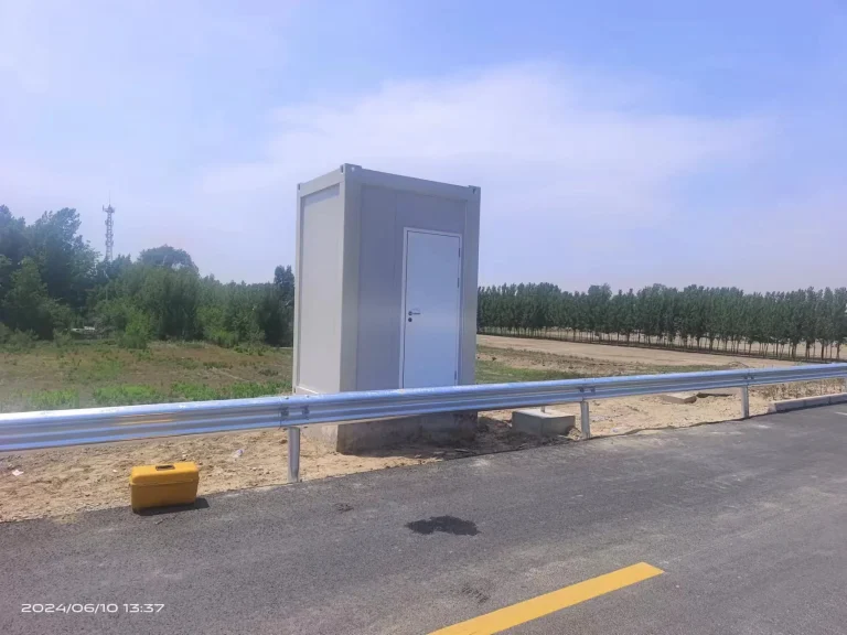 detachable flat pack equipment storage unit for project sites