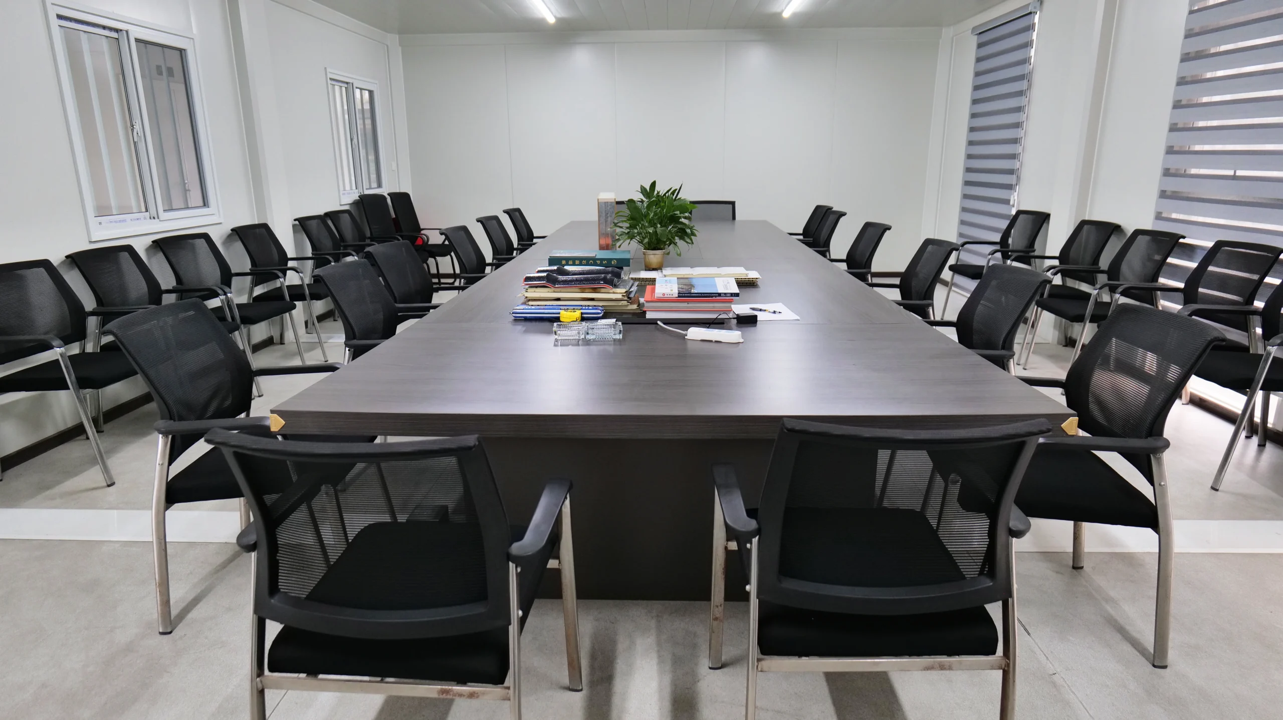 Meeting room inside a prefabricated site office for project management teams